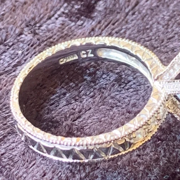 Oval CZ and sterling solitaire ring - Picture 8 of 9